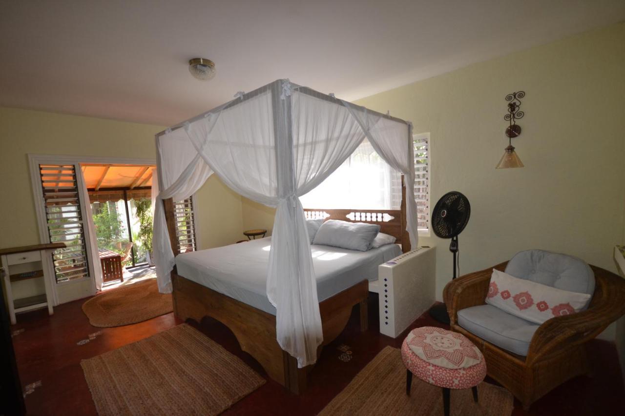 Katamah Beachfront Guesthouse Treasure Beach Ngoại thất bức ảnh