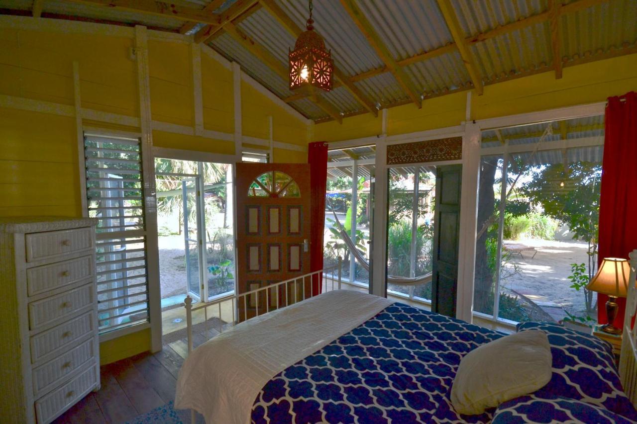 Katamah Beachfront Guesthouse Treasure Beach Ngoại thất bức ảnh