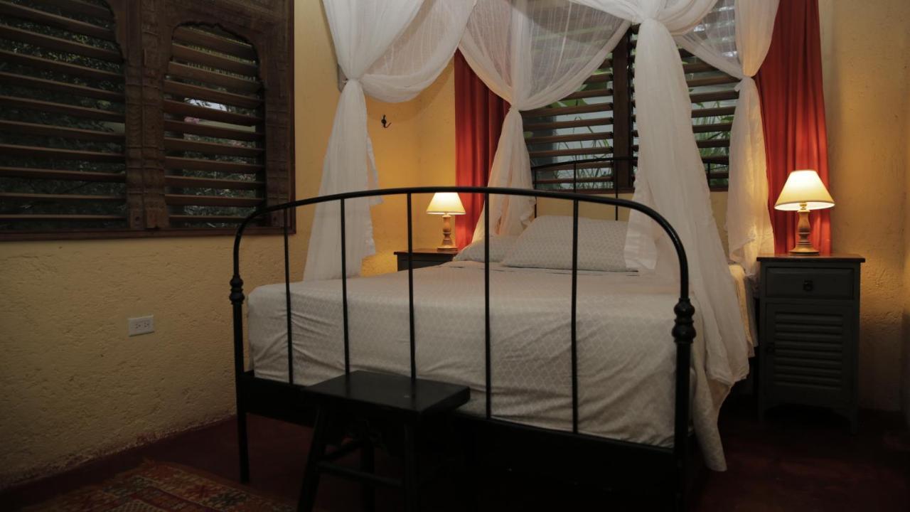 Katamah Beachfront Guesthouse Treasure Beach Ngoại thất bức ảnh